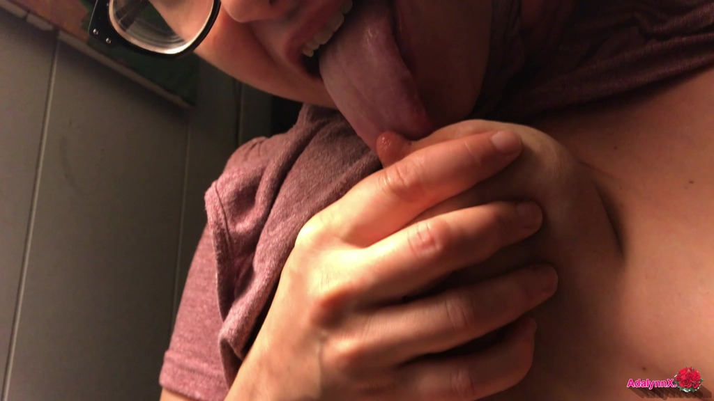 AdalynnX - Lactating With Ass Gapeing Closeups - 4K (AnalVids.com) AdalynnX - Lactating With Ass Gapeing Closeups - 4K