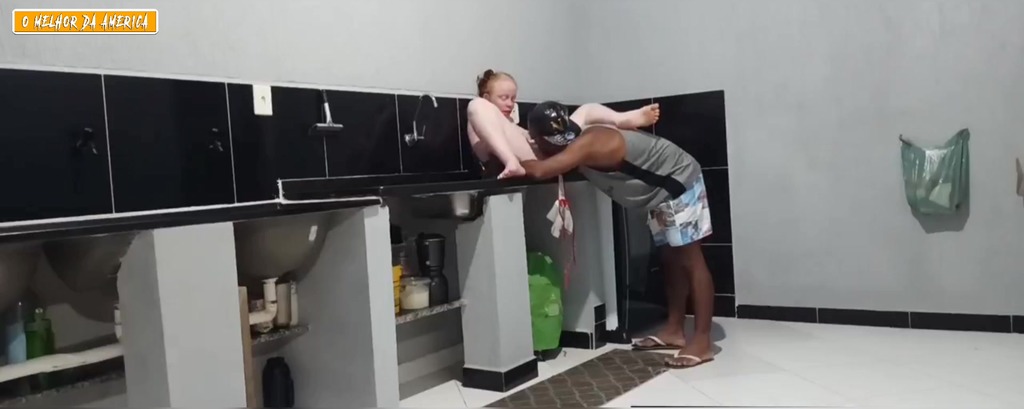 esposa puta foi fudida na hora do jantar