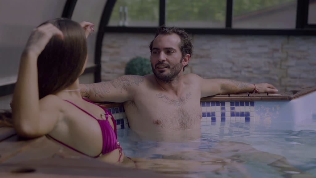 Spanish pornstar Susy Gala gets a gooey facial after hardcore sex poolside GP1404